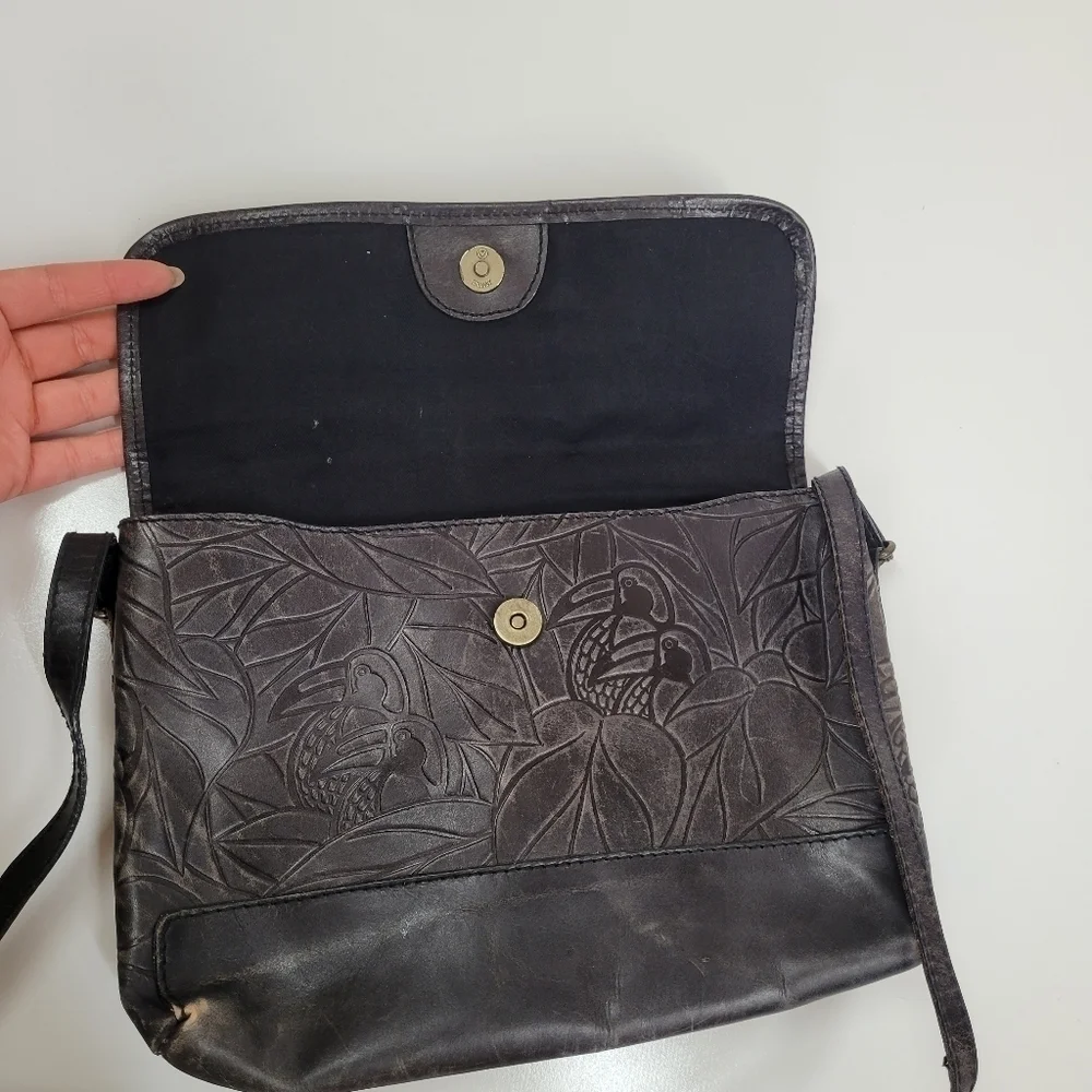 Vintage Debra Lynne‎ Tooled Leather Shoulder Bag Toucan Leaf Flap Closure Smooth